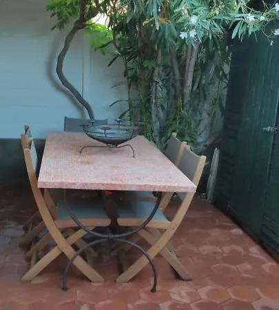 Maison De A L'ayguade Classee 3 Etoiles, Climatisee,3mn A Pied Et Restos ,5mn Aeroport, 10mn Gare * Hyères