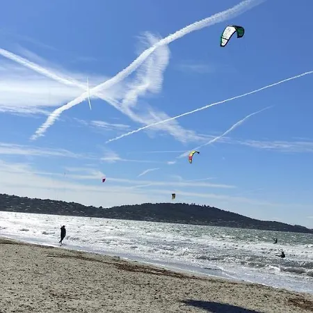 Maison De A L'ayguade Classee 3 Etoiles, Climatisee,3mn A Pied Et Restos ,5mn Aeroport, 10mn Gare * Hyères