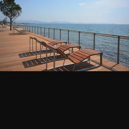 Maison De A L'ayguade Classee 3 Etoiles, Climatisee,3mn A Pied Et Restos ,5mn Aeroport, 10mn Gare * Hyères